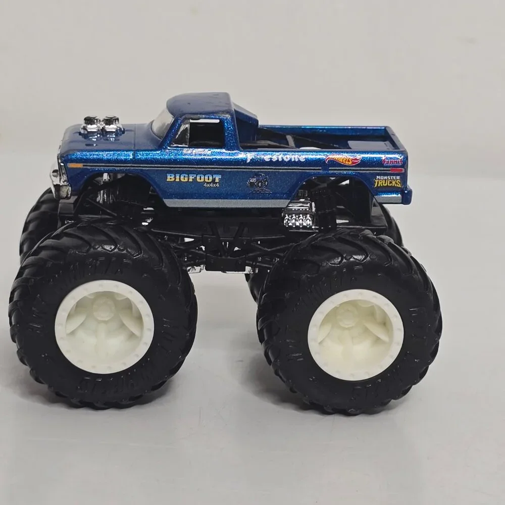Hot Wheels Bigfoot Firestone Blue Monster‎ Jam Truck 1:64 Diecast Loose